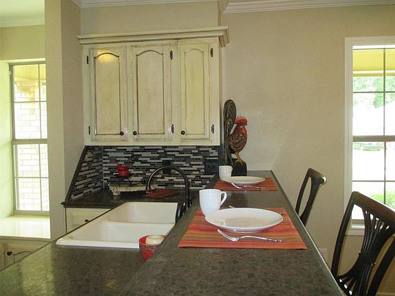 5th image of 3811 Wren Rowe Dr