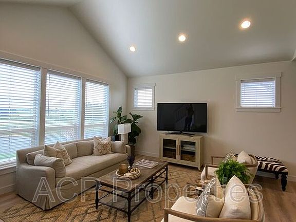 3rd image of 1285 Salix Ln #A