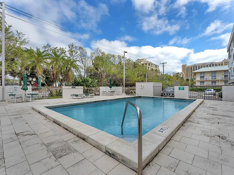 255 Galen Dr #2M — Photo 14
