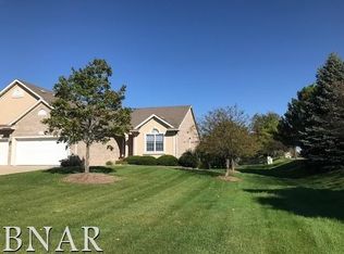 42 Inglewood Ln, Bloomington, IL 61704