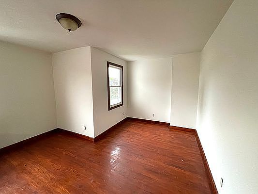 5th image of 16616 17th Ave #3