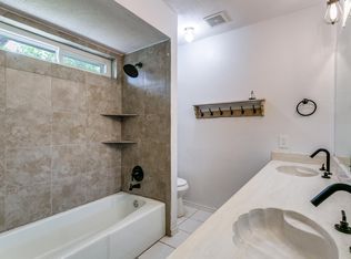 1649 Oak Creek Dr, Lewisville, TX 75077