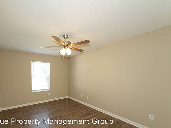 4th image of 3104 S Temple Ave