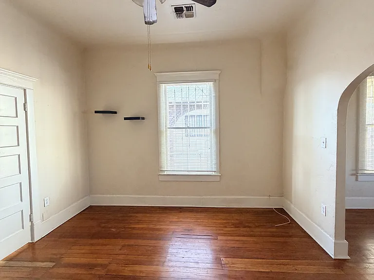 916 N 8th St — Photo 16