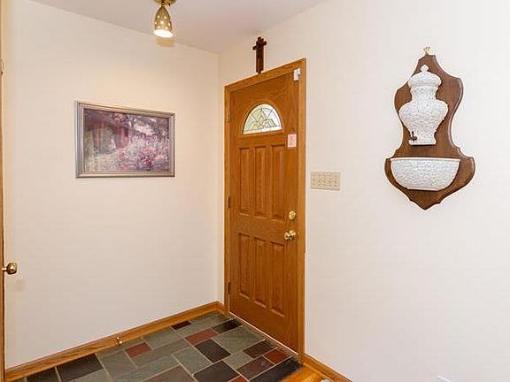 3rd image of 5318 Staughton Dr