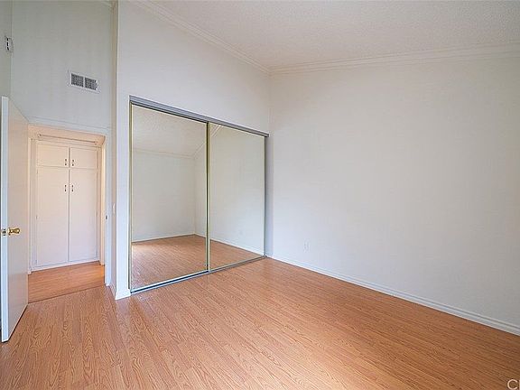 5th image of 15230 Ocaso Ave Unit 201