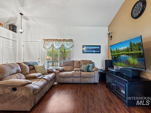 5th image of 1804 W Merganzer Dr