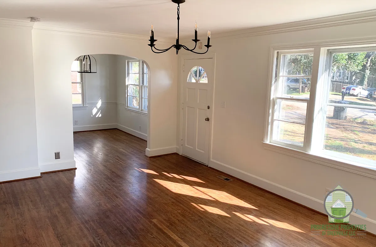 112 James Drive - 1 — Photo 2