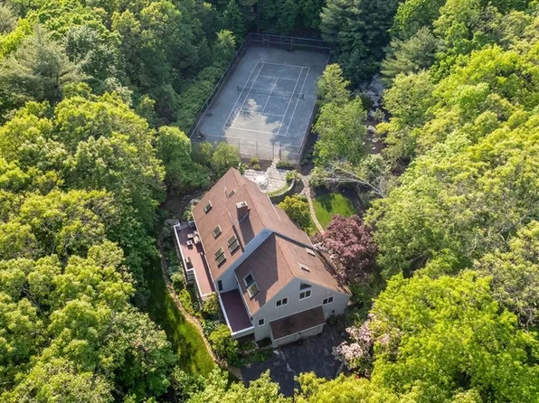 185 Maple St, Stow, MA 01775