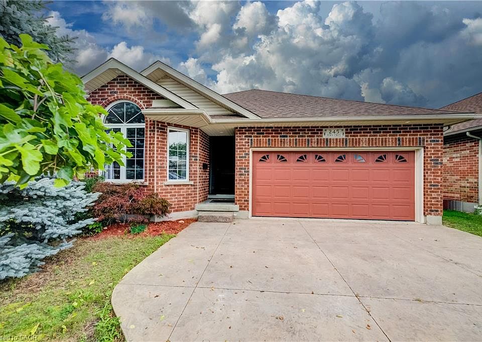 1st image of 245 Fern Cres
