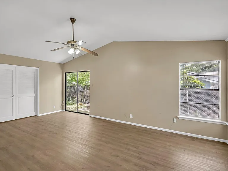 1325 Bayou Dr — Photo 7