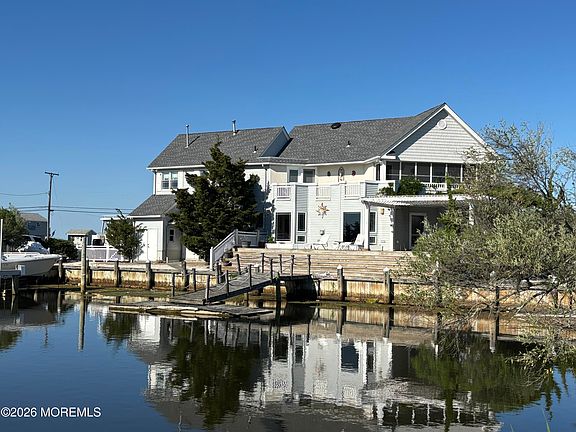 2nd image of 322 Bayshore Drive