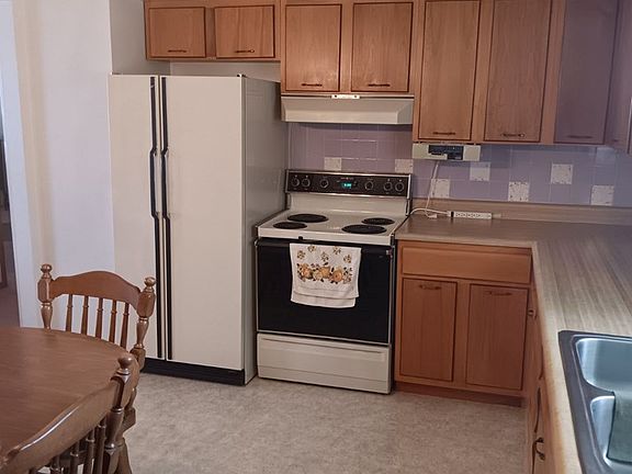4th image of 406 E Irving St