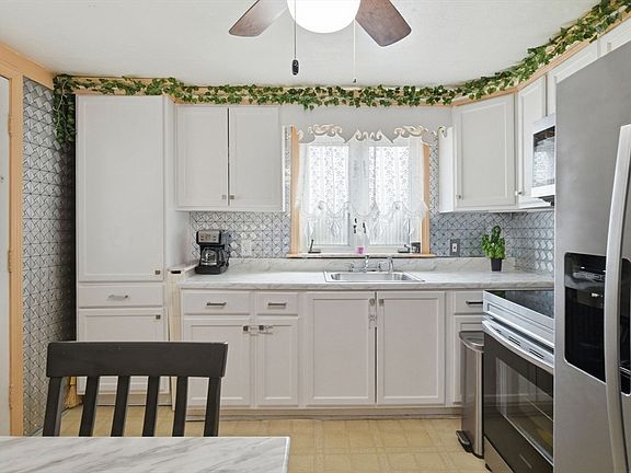 3rd image of 519 Prospect St