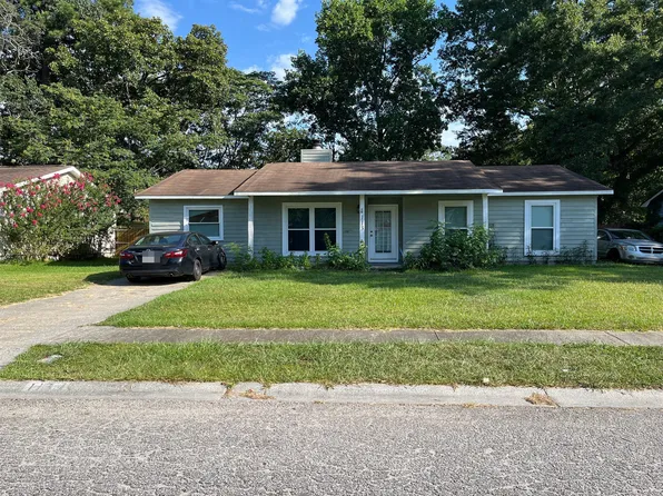 113 Carriage Ln, Summerville, SC 29486