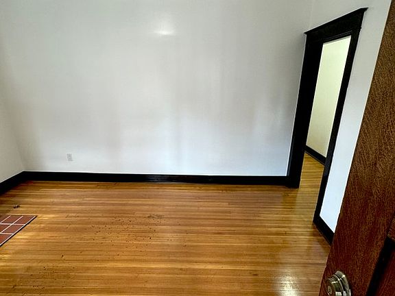 4th image of 261 Gross St #259