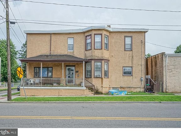 2nd image of 418 Essex St