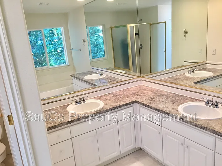 1861 SE 47th Ave — Photo 11