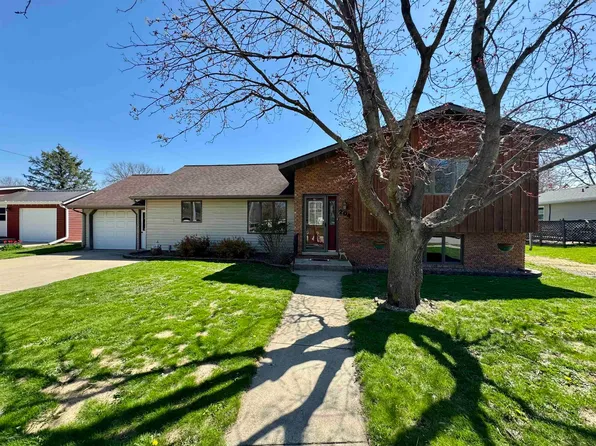 204 Oak St, Spillville, IA 52168