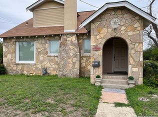 1229 N Park St, Uvalde, TX 78801