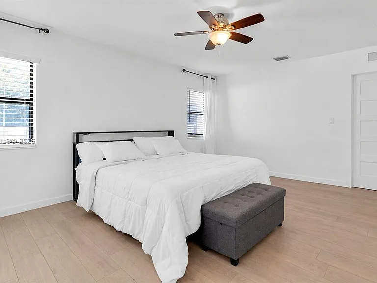 1704 Rodman St #1 — Photo 10