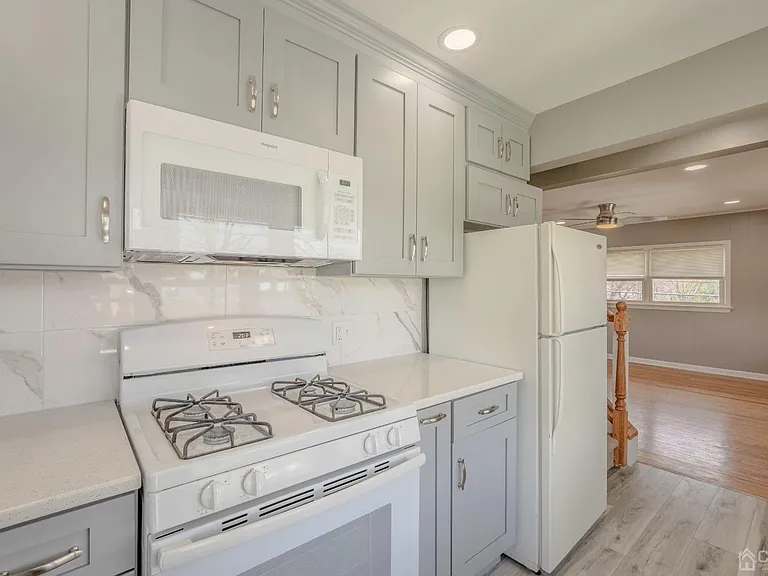 49 Riva Ave #2 — Photo 15