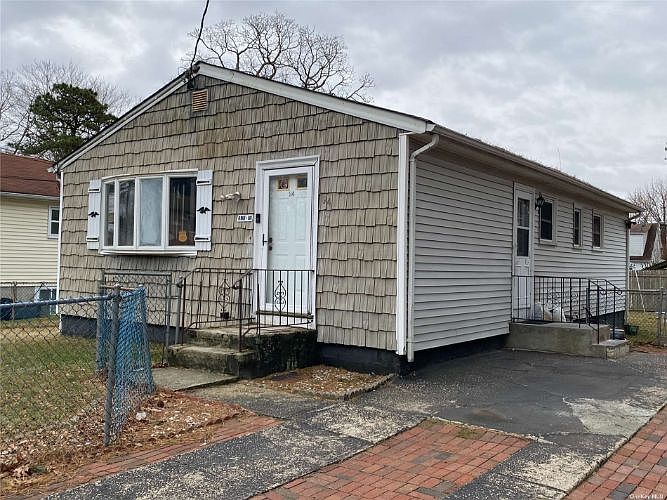 1st image of 94 Garden City Ave