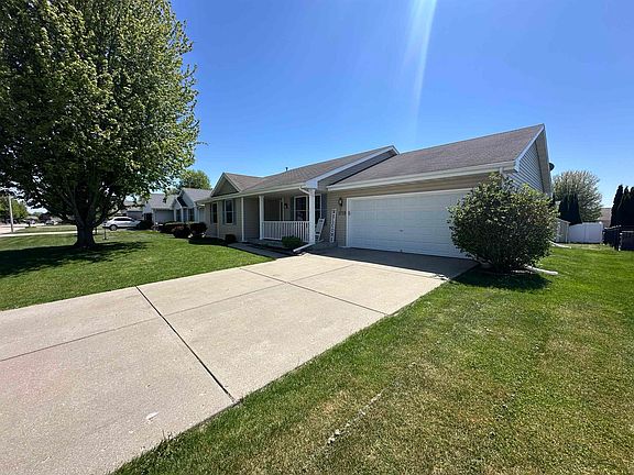 2nd image of 3718 Labrador Dr