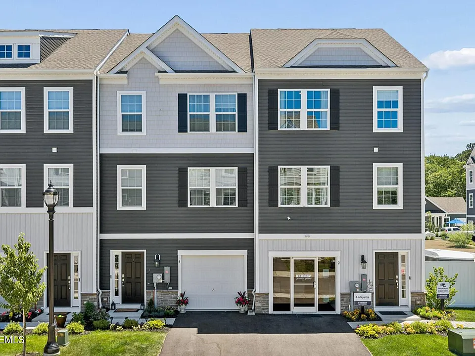 14 Forest Park Dr