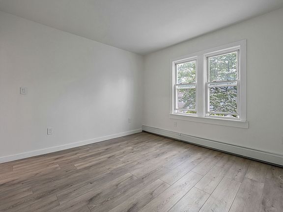 3rd image of 9 Spencer Ave Floor 2