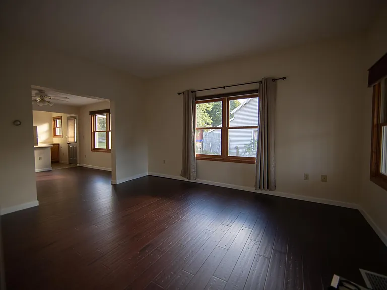 414 W Bluff St — Photo 9