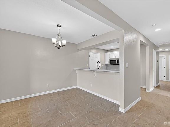 4th image of 811 Gabriella Ave