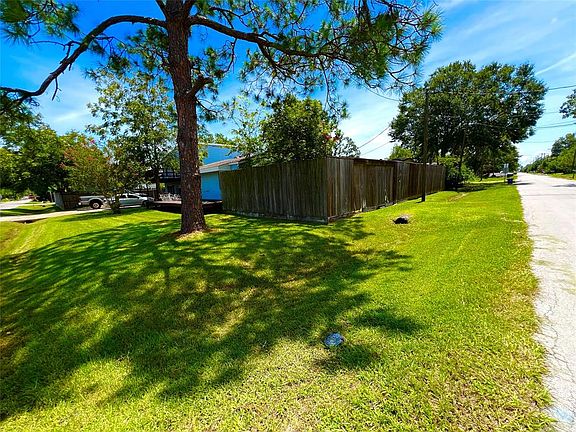 2nd image of 617 Oklahoma Avenue