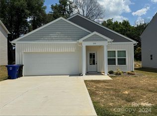 220 Hillcrest Dr, Mooresville, NC 28115