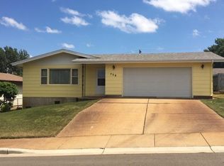 728 2nd Ave E, Dickinson, ND 58601