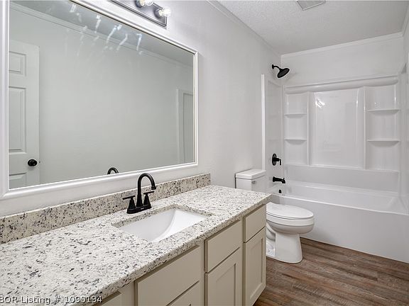 5th image of 1915 Whippoorwill Dr