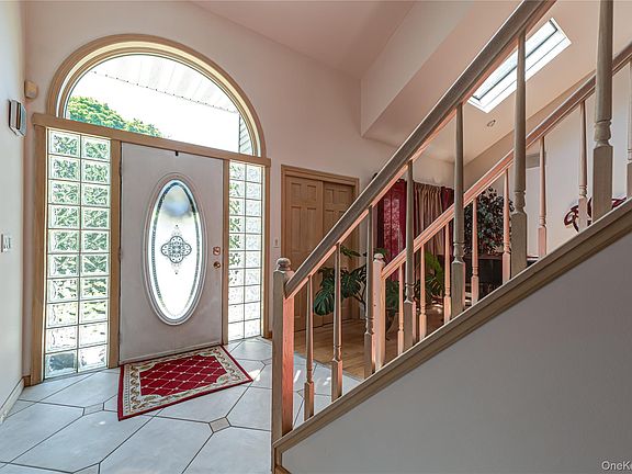 4th image of 11 Annemarie Drive
