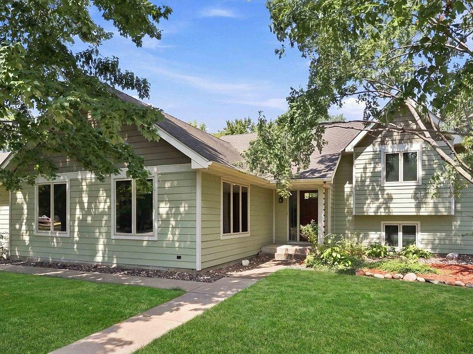 1st image of 704 Bean Ave