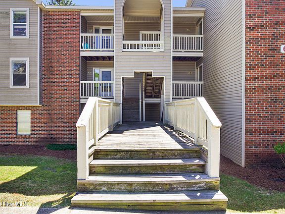 5th image of 663 Bartons Landing Place #14