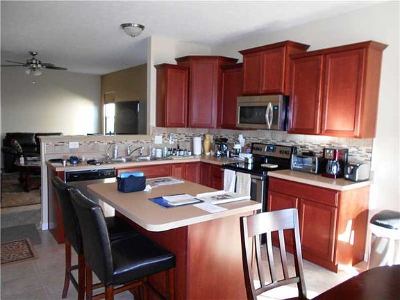 5th image of 15228 Royal Grove Dr