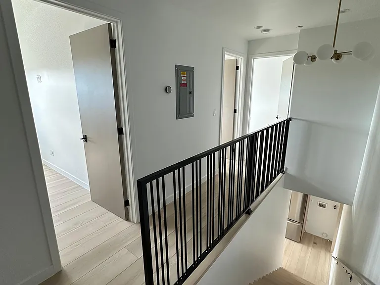 6410 Riverton Ave — Photo 3