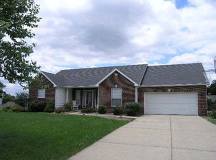 815 Sunnyhill Ln, Columbia, IL