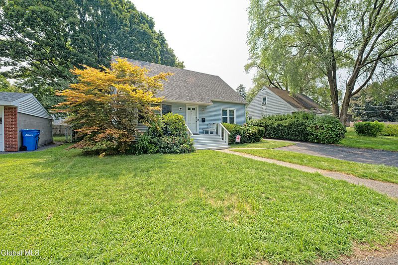 3rd image of 91 Pinehurst Avenue