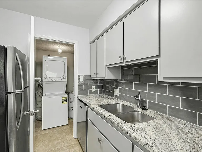 9226 Jollyville Rd #221 — Photo 9