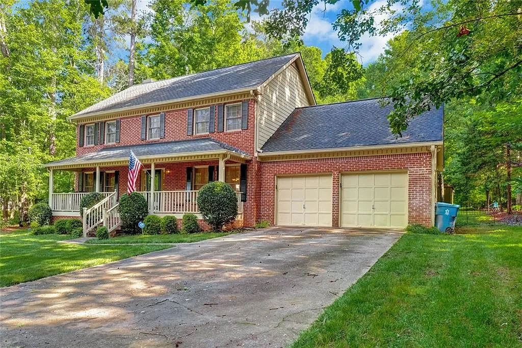 4 bed, 2.5 bath, 2356 sqft, $4,500 — Photo 4