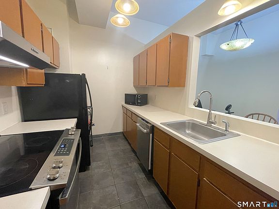 5th image of 196 Crown St APT 309