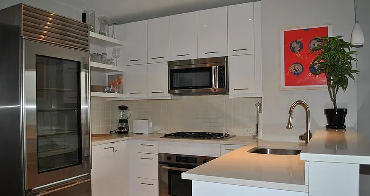 Rented by Batra Group Inc | media 24