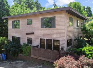 1237 State St, Hood River, OR 97031