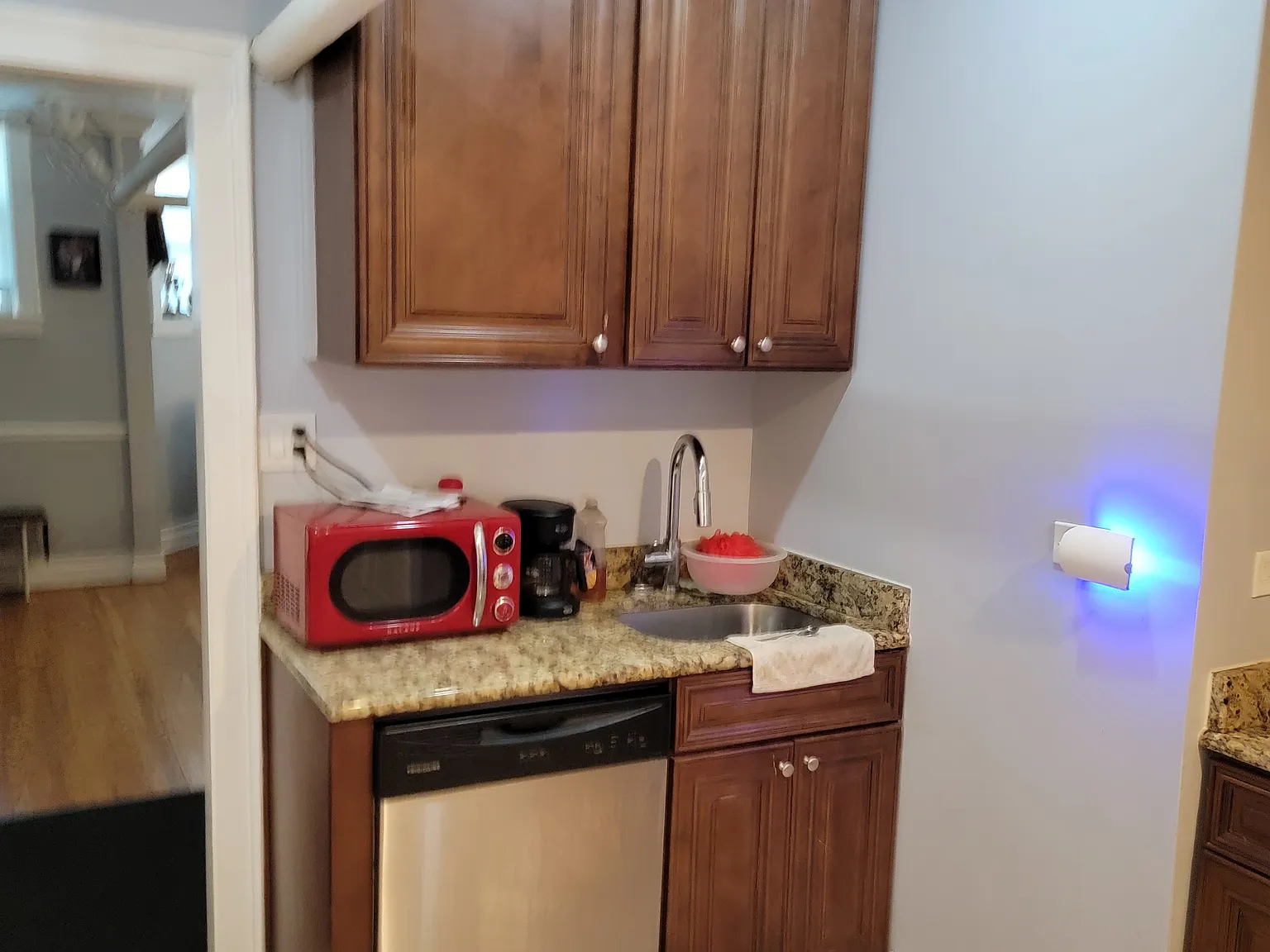 1 bed, 900 sqft, $1,400 — Photo 4