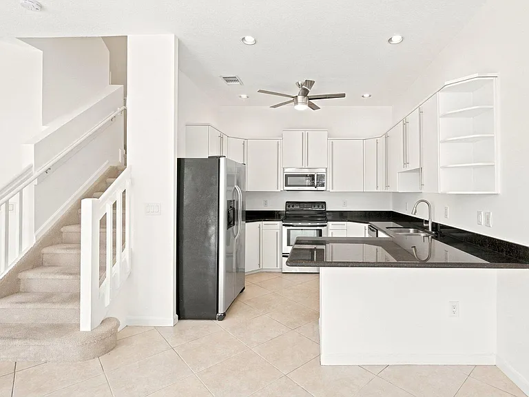 1224 NE 18th Ave #1 — Photo 10